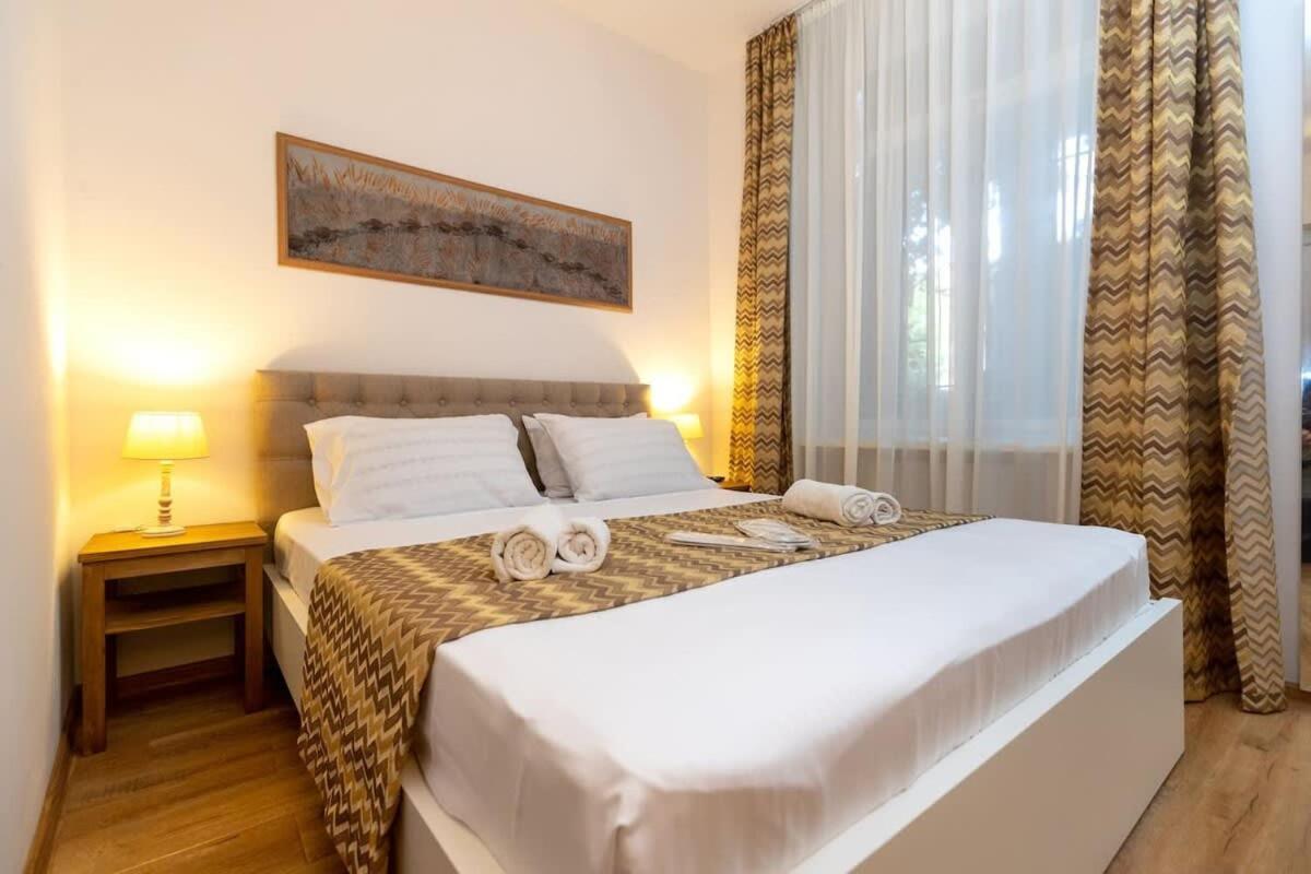 Wehost Liberty Square Apartments Tbilisi Eksteriør bilde